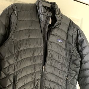 Women’s Patagonia packable down jacket